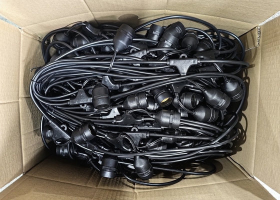 Set di lampadine all'aria aperta a 100 m Cable IP65 impermeabile con porta lampadine regolabile 200pcs