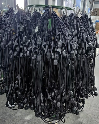 Set di lampadine all'aria aperta a 100 m Cable IP65 impermeabile con porta lampadine regolabile 200pcs