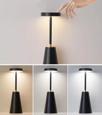 Lampada da letto a luce notturna metallica Lampada da tavolo ricaricabile senza fili per la decorazione della camera da letto