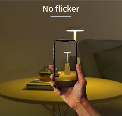 Lampada da tavolo intelligente a sfumatura ABS a sfumatura a tocco con accensione e illuminazione dell'atmosfera