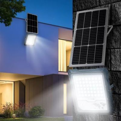 95lm/w Acque resistenti magazzino stadio luce solare di ricarica proiettore luce solare all'aperto