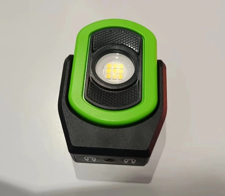 Luce di lavoro portatile a LED dimmabile con carica USB di tipo C e forte base magnetica