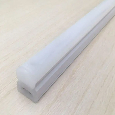 Disegno dell'alloggio 4ft T5 LED Fixture con 80lm/w CRI 80 Ra Integrated Single Fixture
