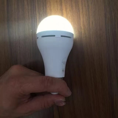 7W/10W LED lampadine di emergenza ricaricabili E27/B22 con supporto di luminosità regolabile