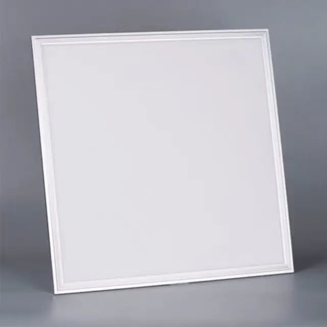 60*60cm Lampada a LED con 4000LM e 15000 ore lavorative Costo competitivo