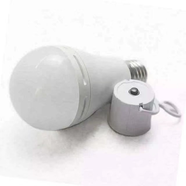 Lampadina a LED a batteria ricaricabile a ioni di litio 12W E27 B22 per uso sanitario e di emergenza